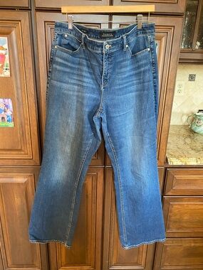 TALBOTS Bootcut Curvy Jeans